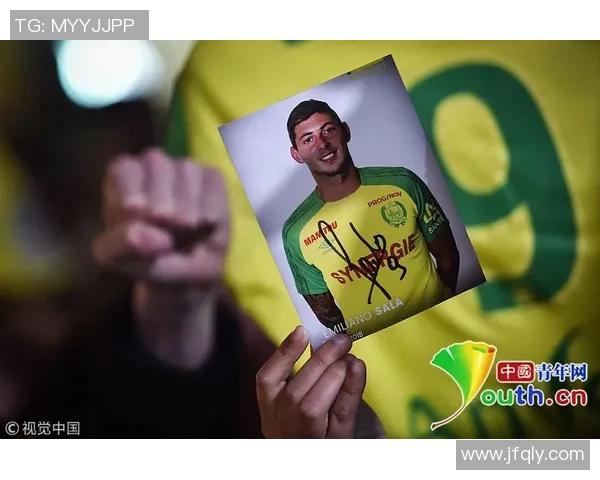 足球明星为何频频选择不乘飞机出行背后的原因与影响分析