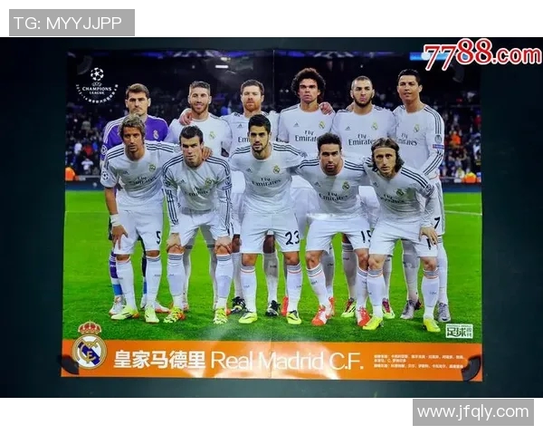 足球明星玩偶配饰全景展示尽显球场魅力与时尚风采